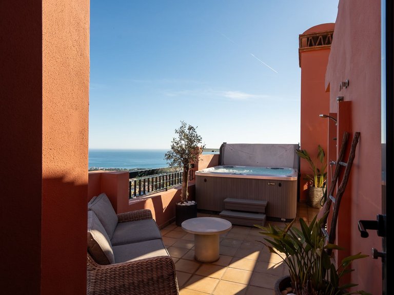 Apartment for Sale in Calahonda, Malaga 11