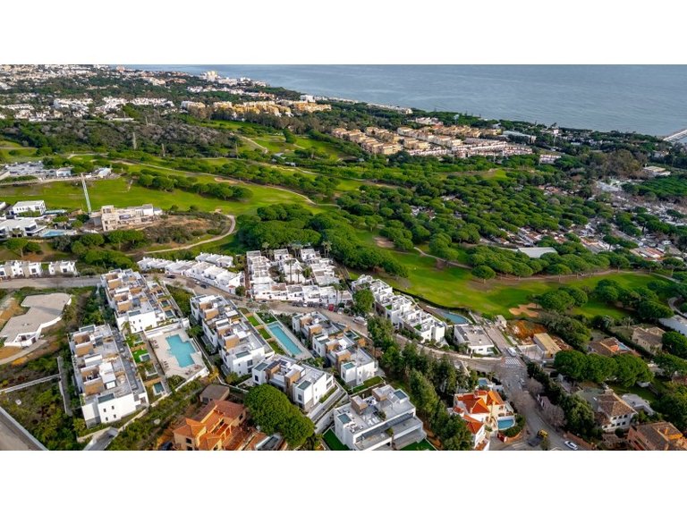 Apartment for Sale in Marbella, Malaga 37