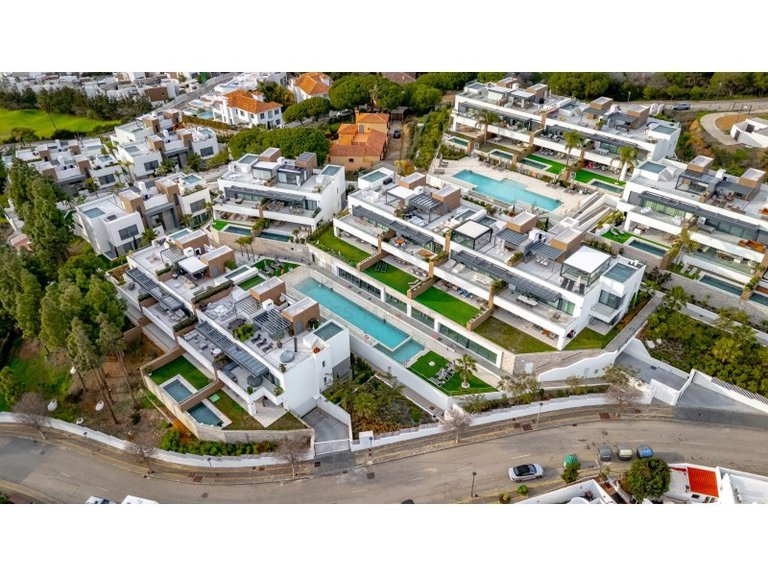 Apartment for Sale in Marbella, Malaga 40