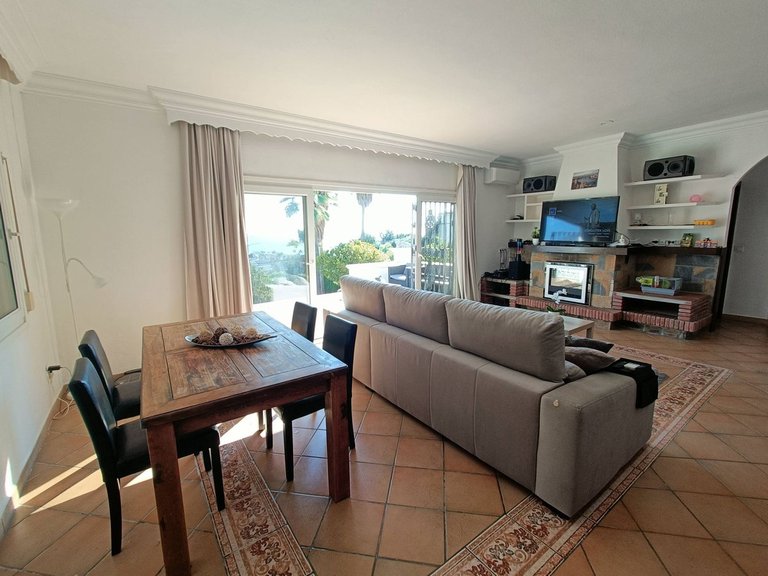 Villa for Sale in Estepona, Malaga 11
