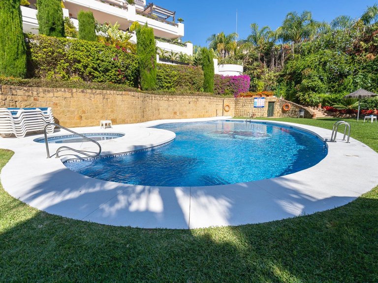 Apartment for Sale in Nueva Andalucía, Malaga 1