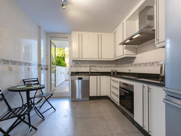 Apartment for Sale in Nueva Andalucía, Malaga 10
