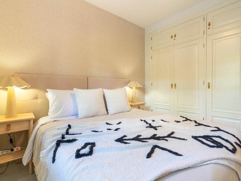 Apartment for Sale in Nueva Andalucía, Malaga 11