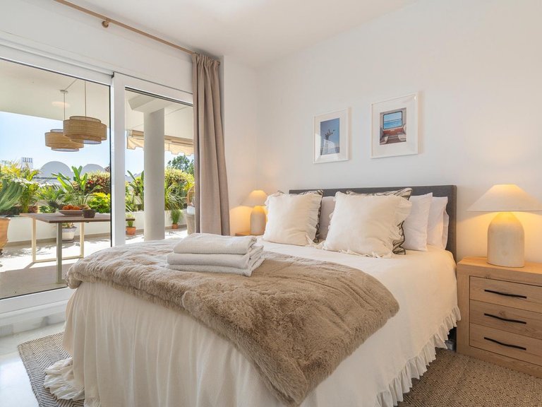Apartment for Sale in Nueva Andalucía, Malaga 14