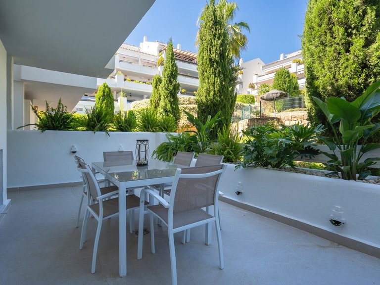 Apartment for Sale in Nueva Andalucía, Malaga 17