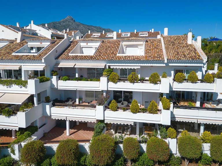 Apartment for Sale in Nueva Andalucía, Malaga 19