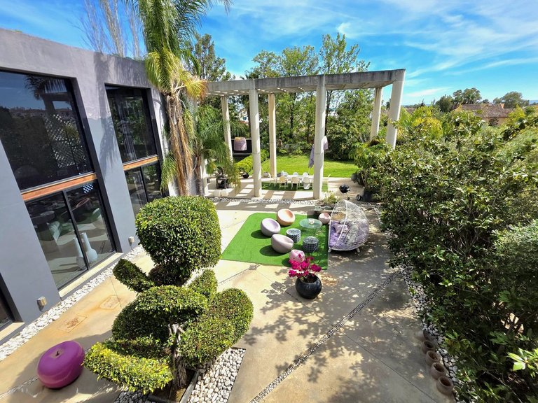 Villa for Sale in El Paraiso, Malaga 26