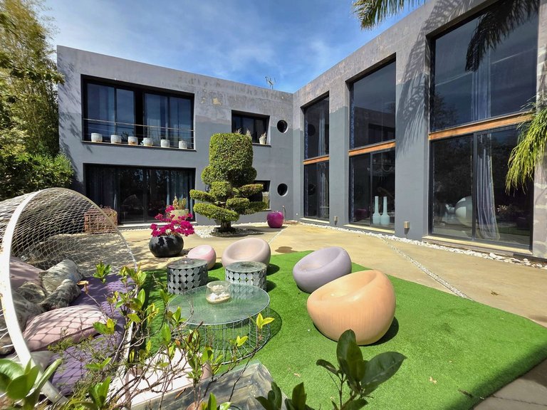 Villa for Sale in El Paraiso, Malaga 4