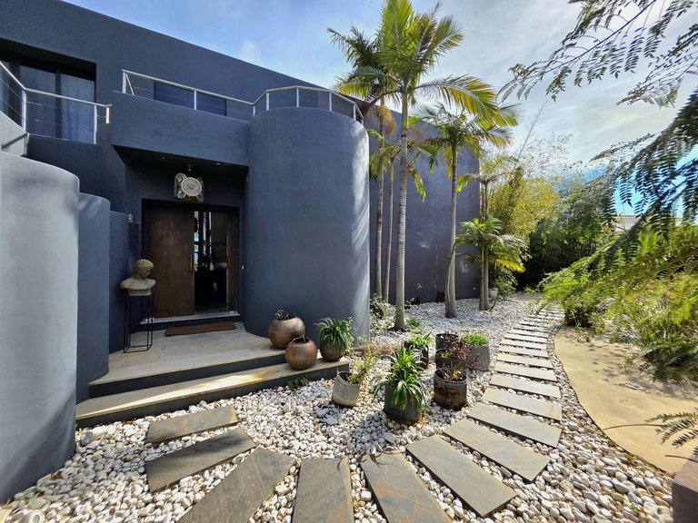 Villa for Sale in El Paraiso, Malaga 41