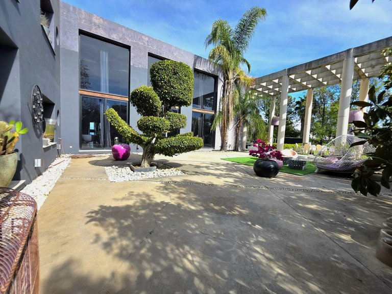 Villa for Sale in El Paraiso, Malaga 44