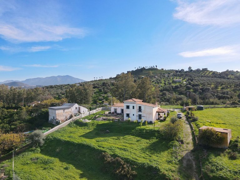 Villa for Sale in Coín, Malaga 8