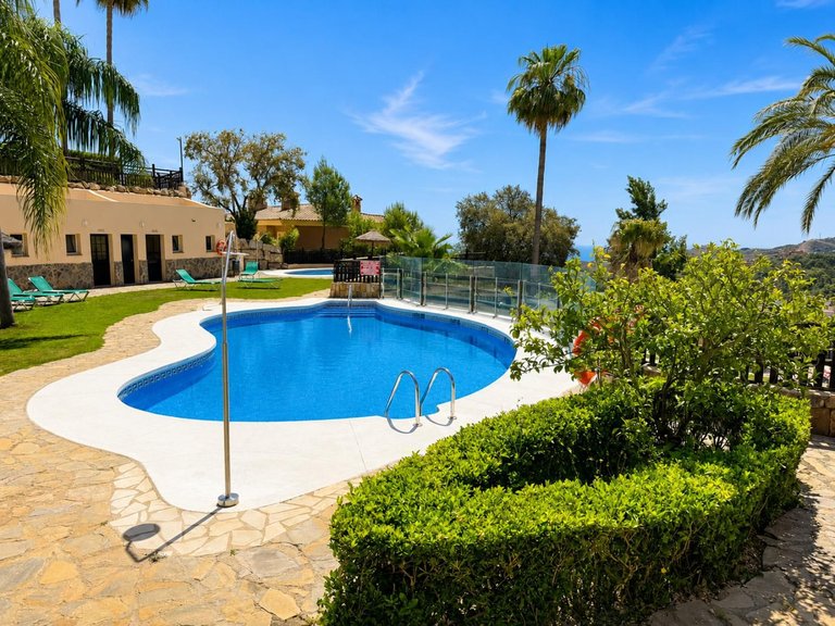 Apartment for Sale in La Mairena, Malaga 16
