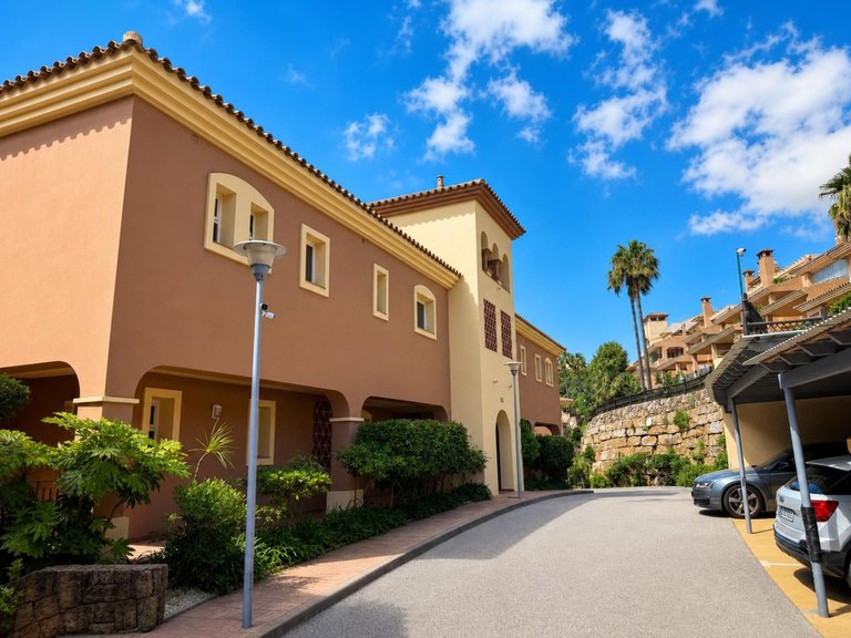 Apartment for Sale in La Mairena, Malaga 20