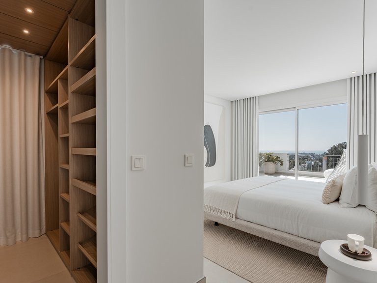 Apartment for Sale in La Quinta, Malaga 4