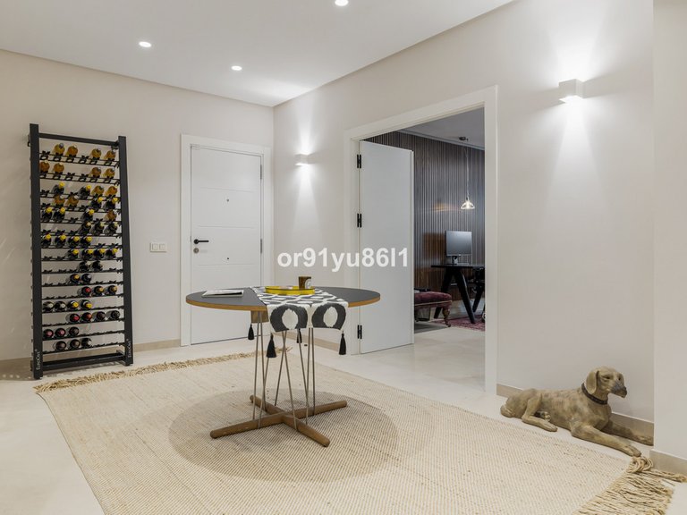 Villa for Sale in The Golden Mile, Malaga 15