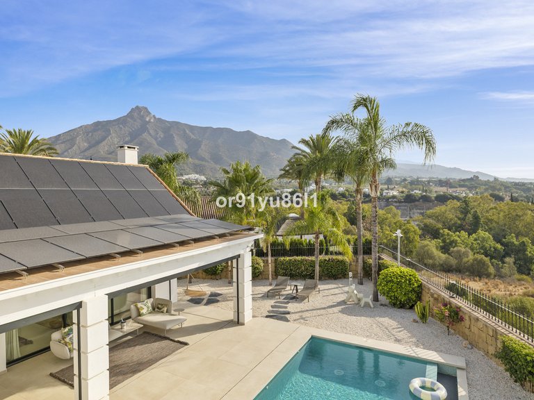 Villa for Sale in The Golden Mile, Malaga 21