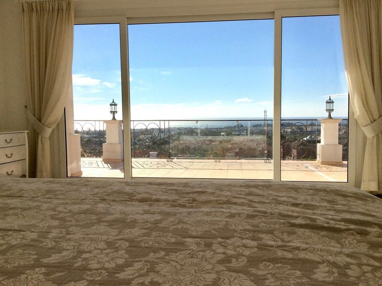 Villa for Sale in Los Flamingos, Malaga 10
