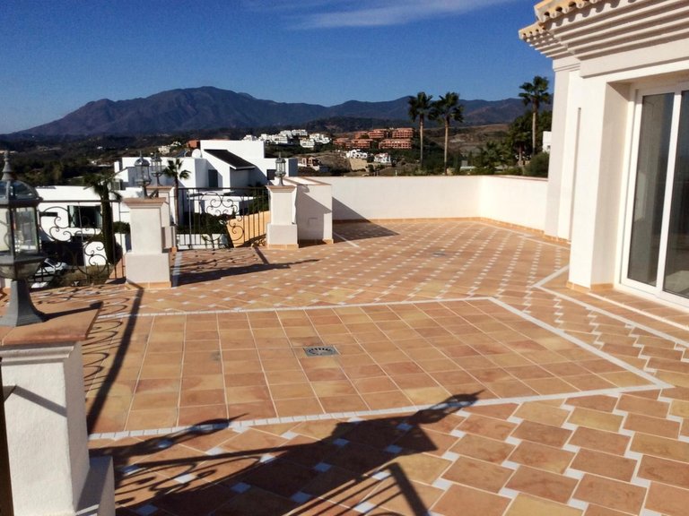 Villa for Sale in Los Flamingos, Malaga 11