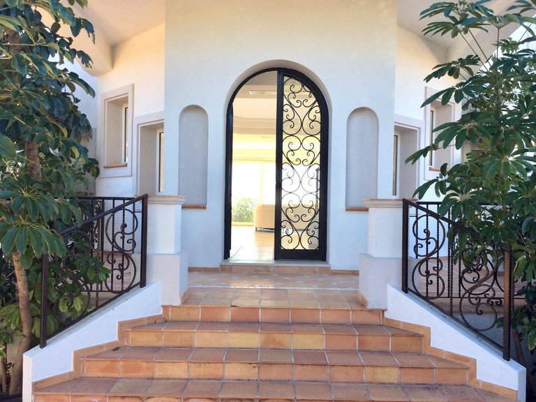 Villa for Sale in Los Flamingos, Malaga 22