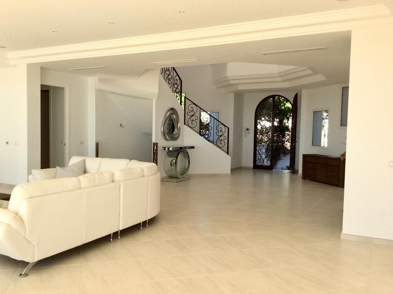 Villa for Sale in Los Flamingos, Malaga 23