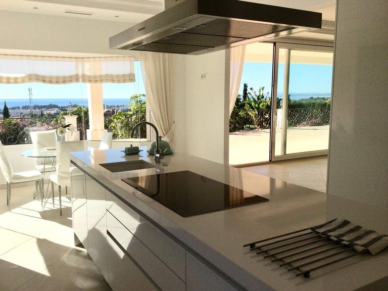 Villa for Sale in Los Flamingos, Malaga 24