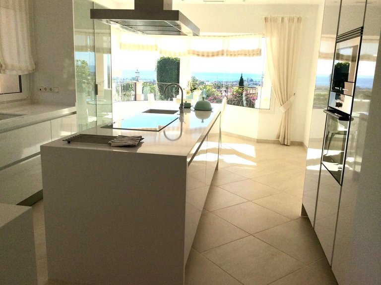 Villa for Sale in Los Flamingos, Malaga 25