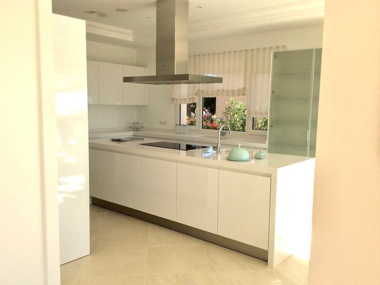 Villa for Sale in Los Flamingos, Malaga 26