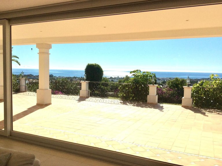Villa for Sale in Los Flamingos, Malaga 9