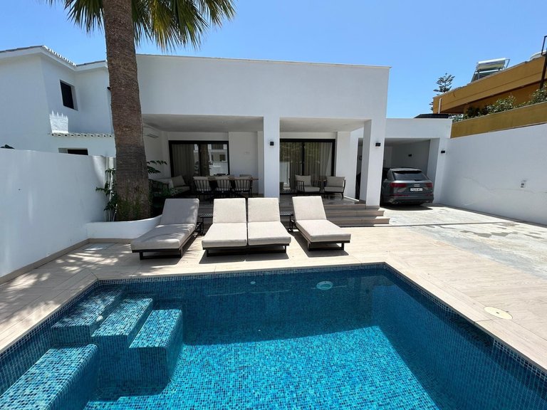 Villa for Sale in Benalmadena Costa, Malaga 14