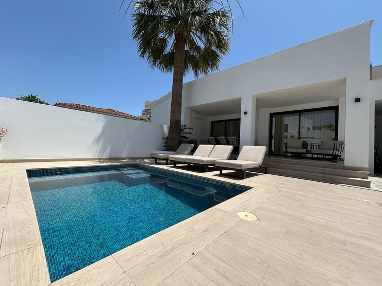 Villa for Sale in Benalmadena Costa, Malaga 16