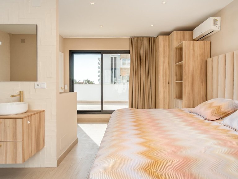Villa for Sale in Benalmadena Costa, Malaga 30