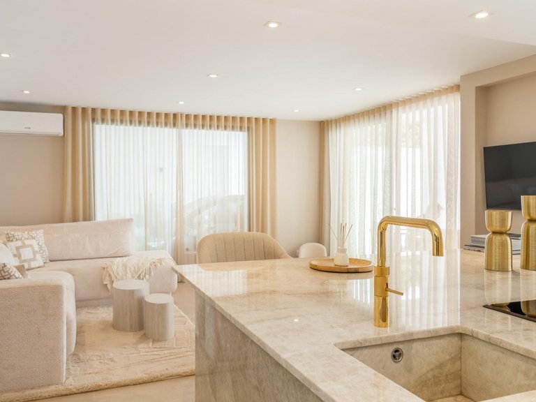 Villa for Sale in Benalmadena Costa, Malaga 9