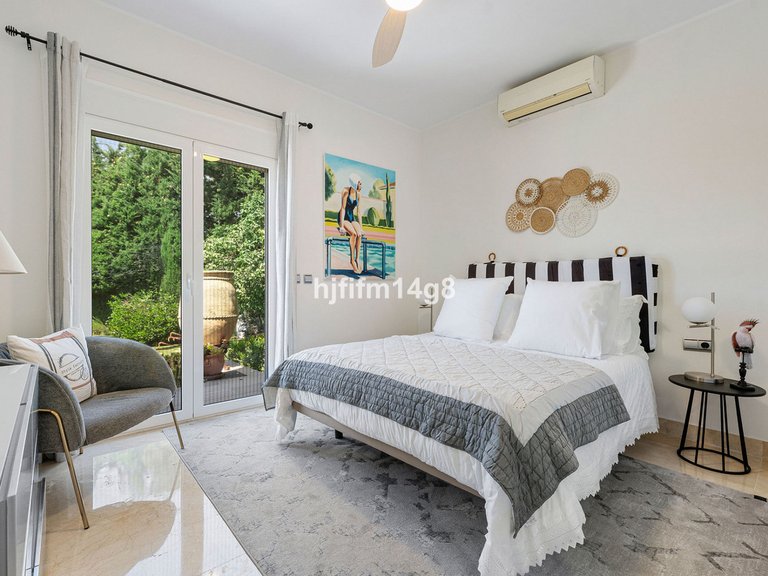Villa for Sale in Nueva Andalucía, Malaga 15