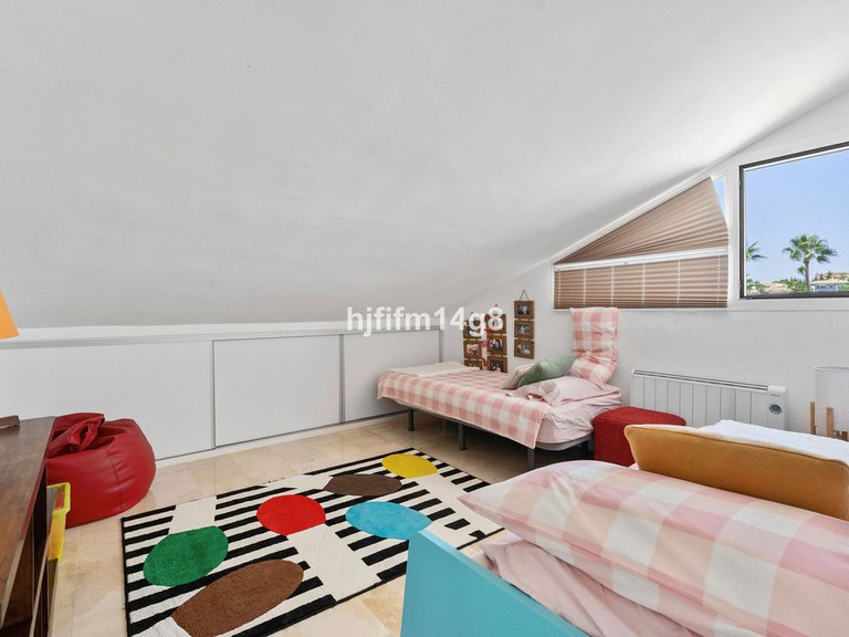 Villa for Sale in Nueva Andalucía, Malaga 16