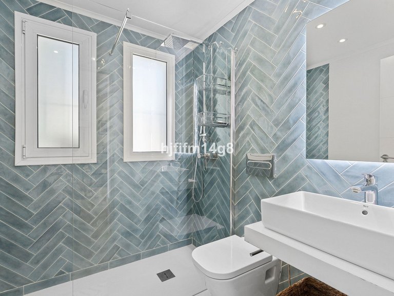 Villa for Sale in Nueva Andalucía, Malaga 18