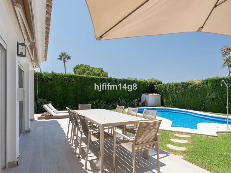 Villa for Sale in Nueva Andalucía, Malaga 22
