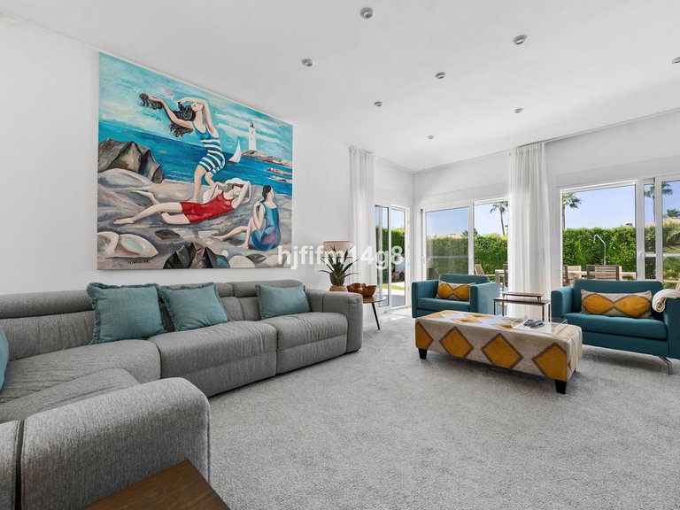 Villa for Sale in Nueva Andalucía, Malaga 6