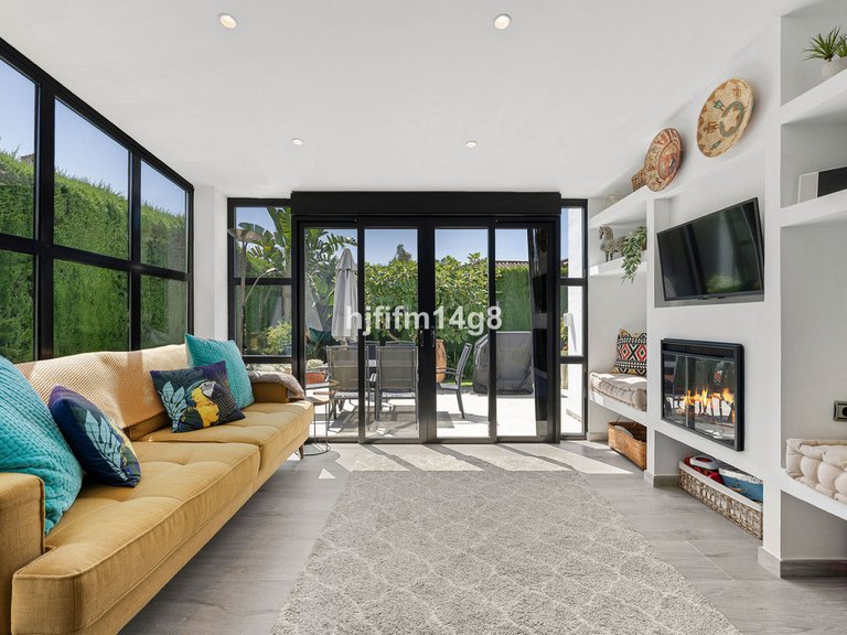 Villa for Sale in Nueva Andalucía, Malaga 9