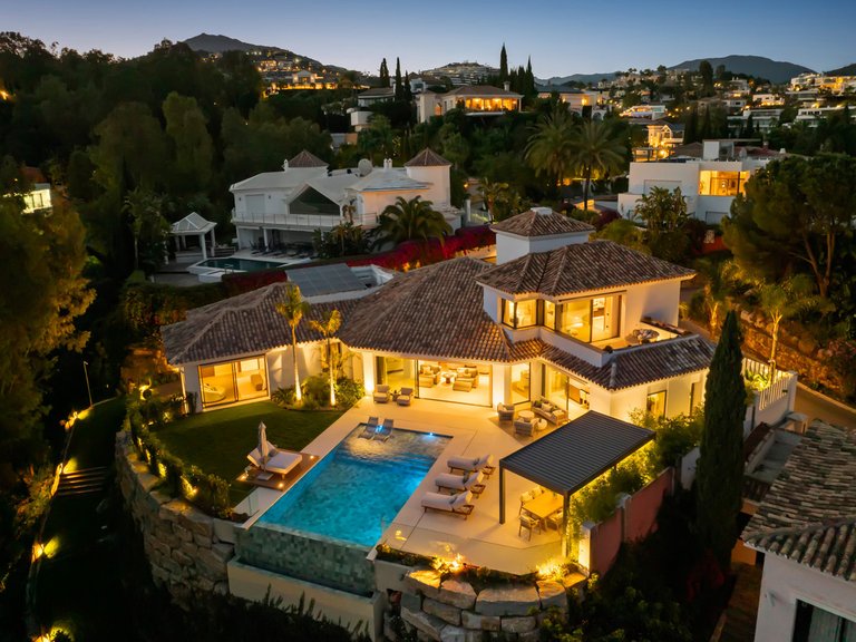 Villa for Sale in Benahavís, Malaga 1