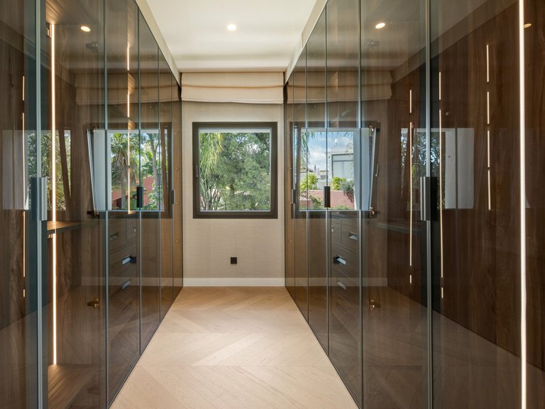 Villa for Sale in Benahavís, Malaga 34