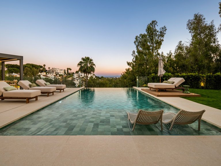 Villa for Sale in Benahavís, Malaga 44