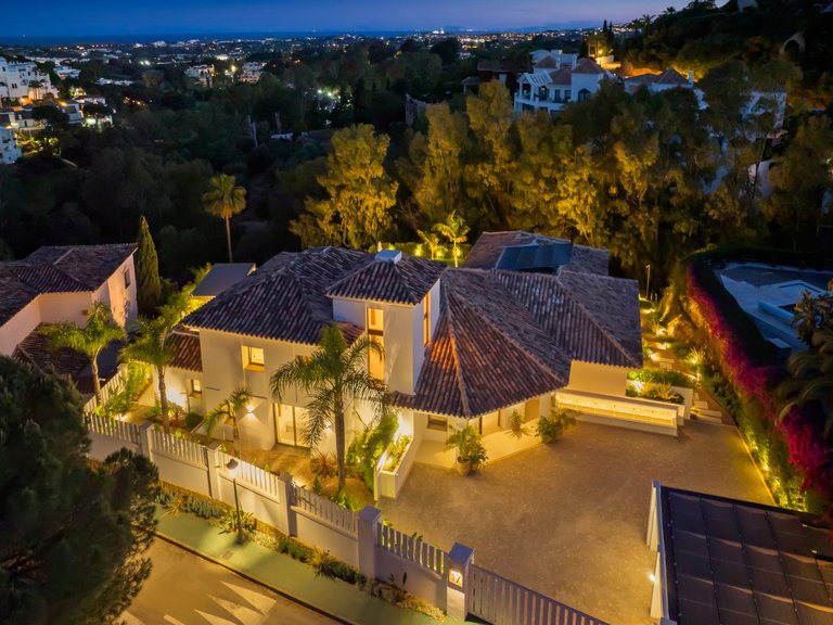 Villa for Sale in Benahavís, Malaga 55