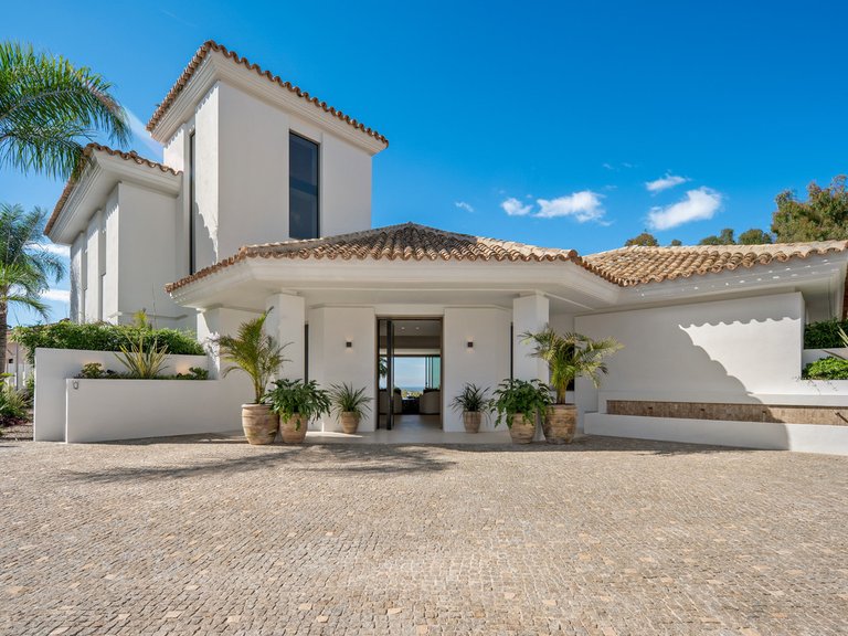 Villa for Sale in Benahavís, Malaga 9