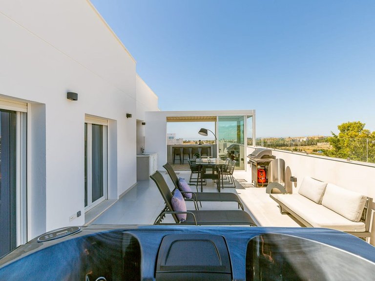 Apartment for Sale in Nueva Andalucía, Malaga 1