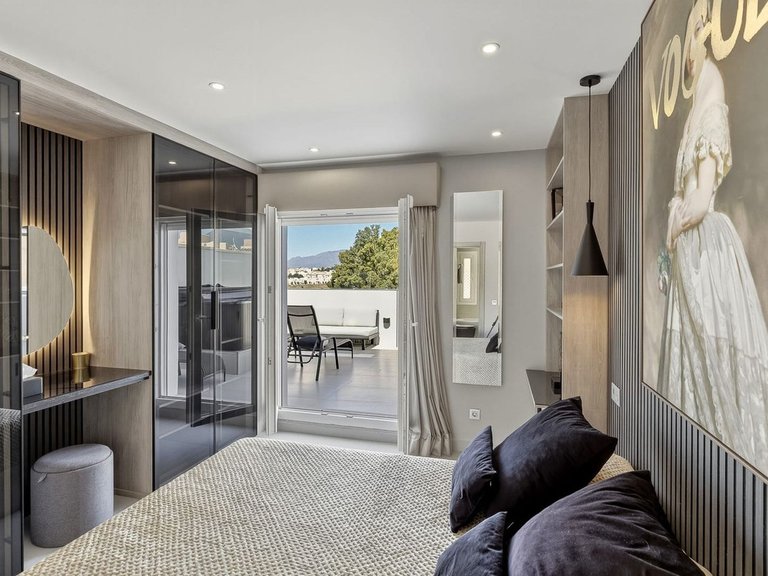 Apartment for Sale in Nueva Andalucía, Malaga 13