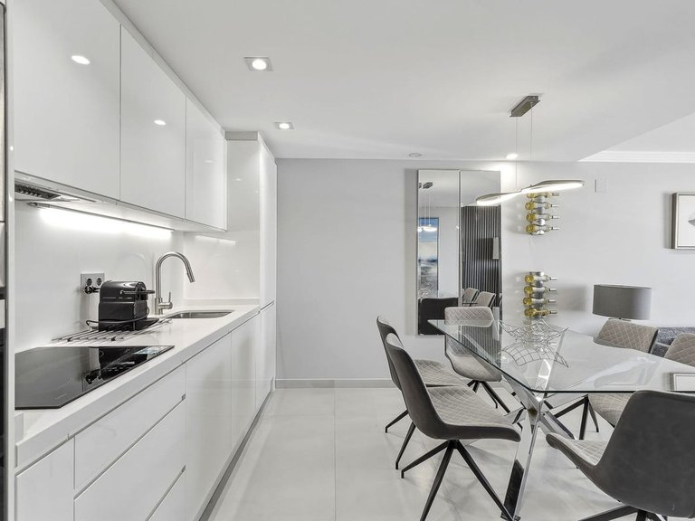 Apartment for Sale in Nueva Andalucía, Malaga 14