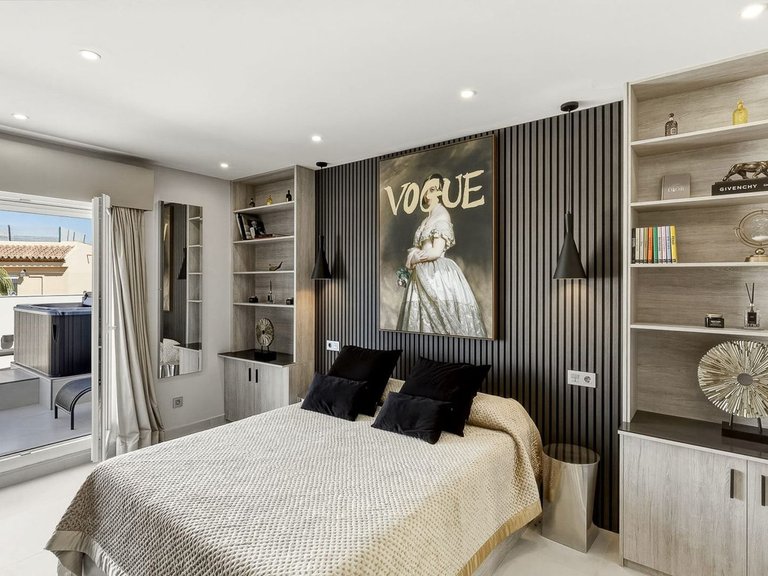 Apartment for Sale in Nueva Andalucía, Malaga 15