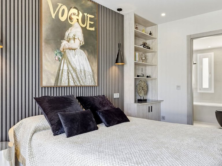 Apartment for Sale in Nueva Andalucía, Malaga 18