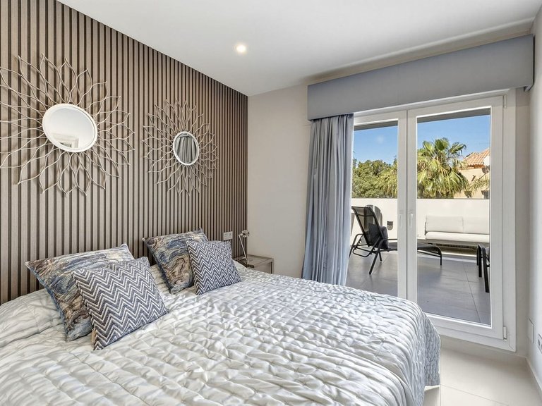 Apartment for Sale in Nueva Andalucía, Malaga 21