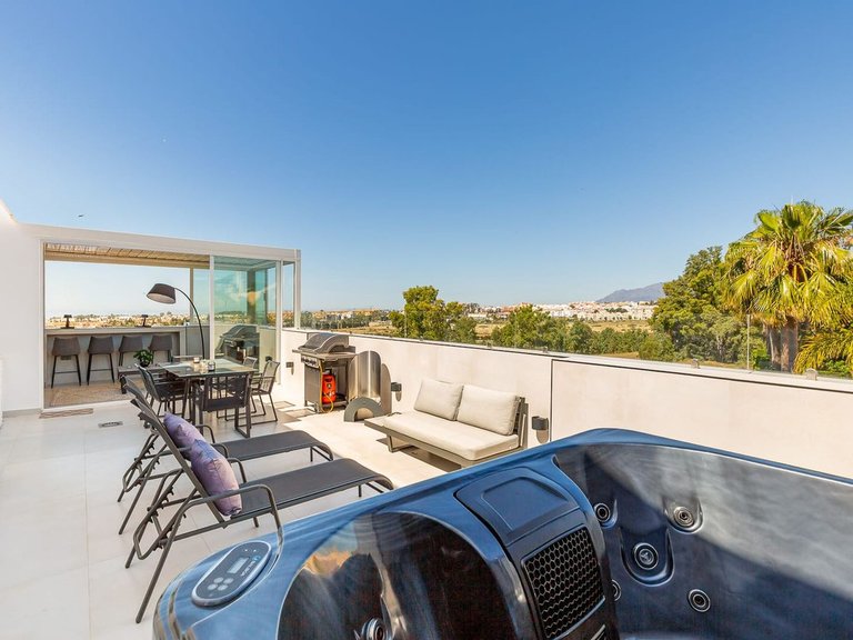 Apartment for Sale in Nueva Andalucía, Malaga 8